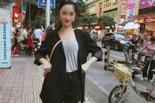 “耍大牌”被富婆贴脸开大口碑下滑是真性情还是低情商？